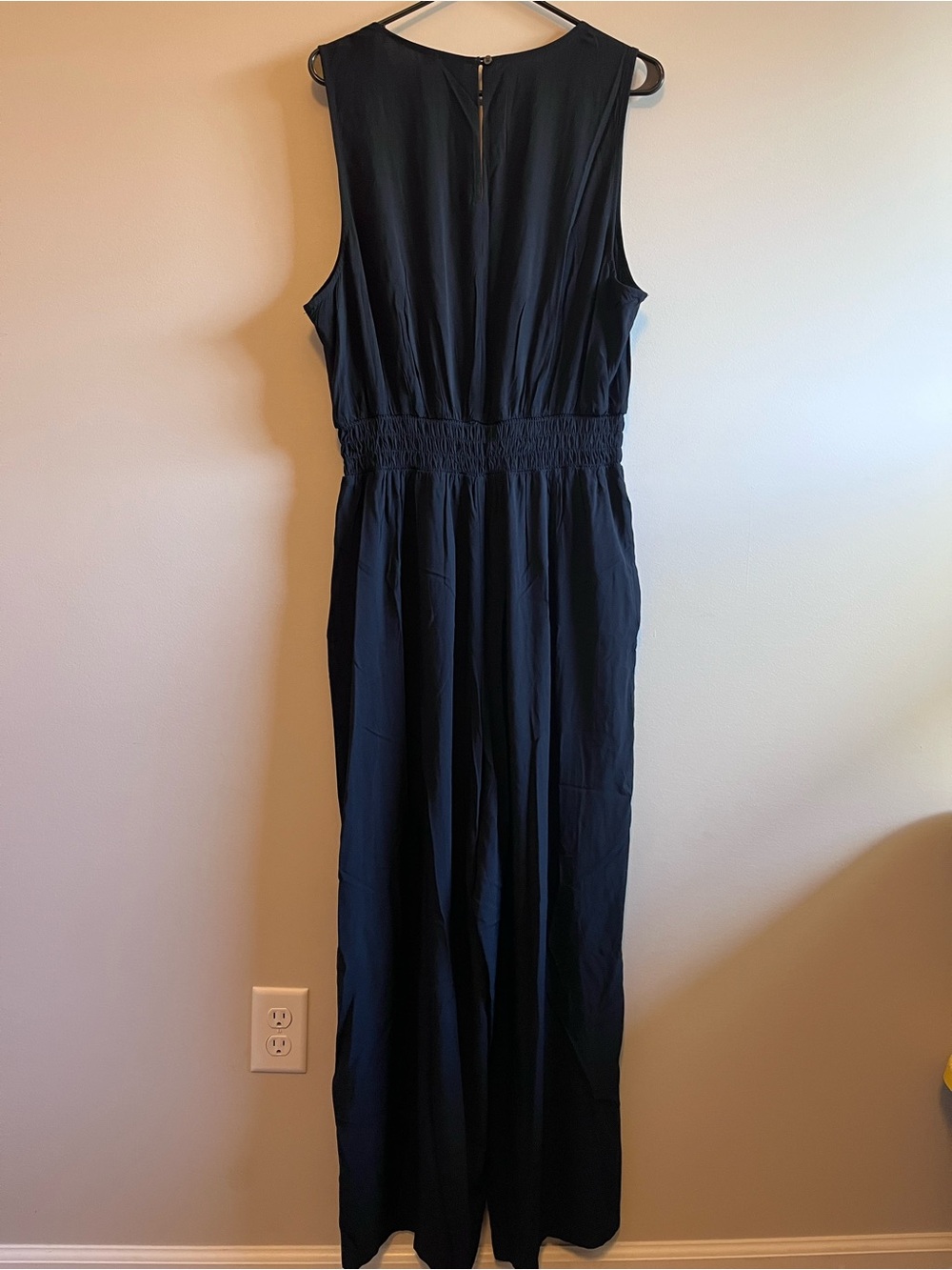 Gap Sleeveless V-Neck Wide Leg Black Jumpsuit - Picture 2 of 11